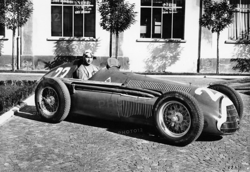 Fangio in Alfa Romeo, prior to the San Remo Grand Prix, Italy, 1950. Artist: Unknown