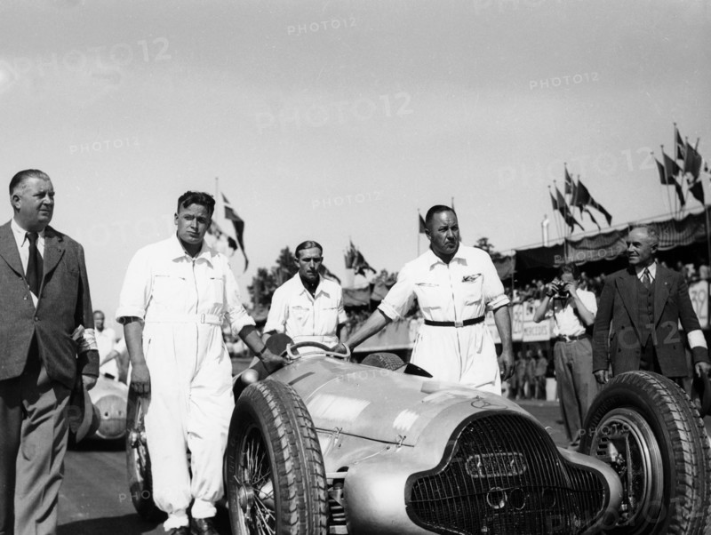 Alfred Neubauer with Mercedes car at the Start of the Italian Grand Prix, Monza, 1938. Artist: Unknown