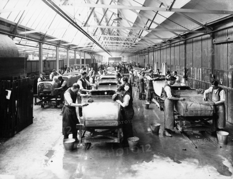 Morris Cowley paint shop, 1920s. Artist: Unknown