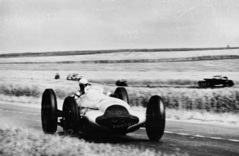3 litre Mercedes in action, French Grand Prix, Rheims, 1938. Artist: Unknown