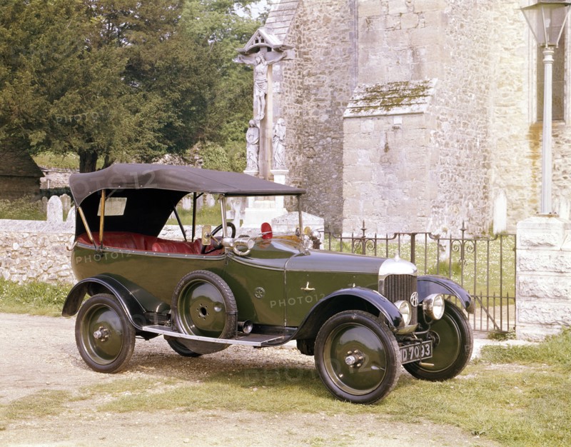 A 1921 AC 11.9hp. Artist: Unknown