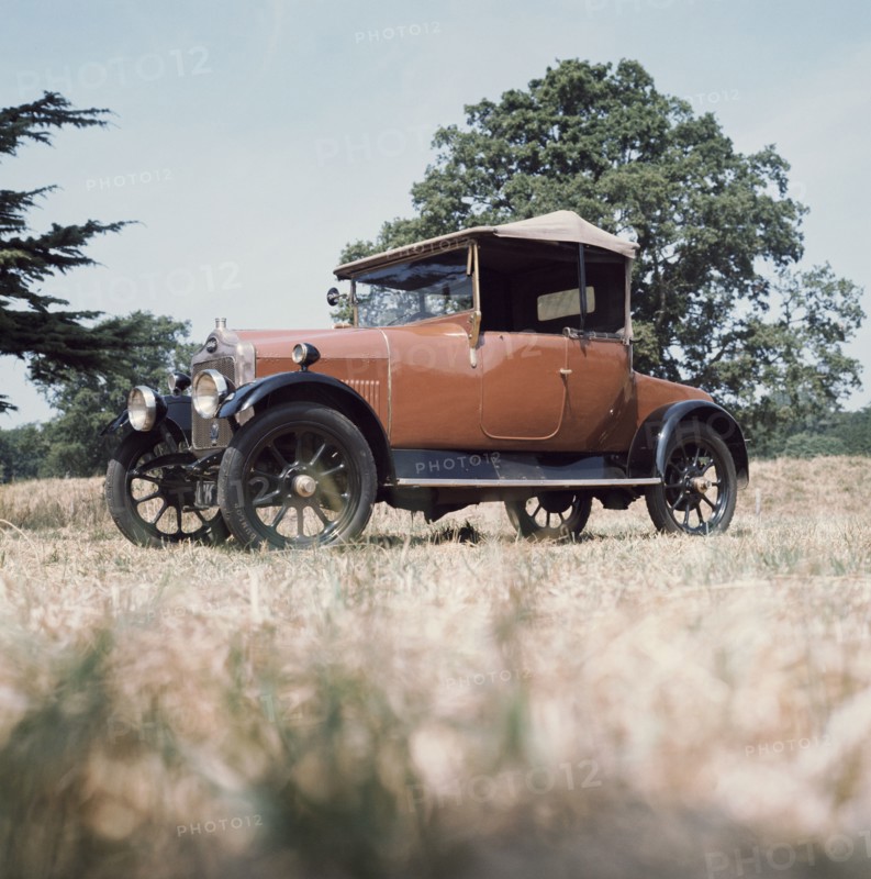1923 Calcott 11.9hp car. Artist: Unknown