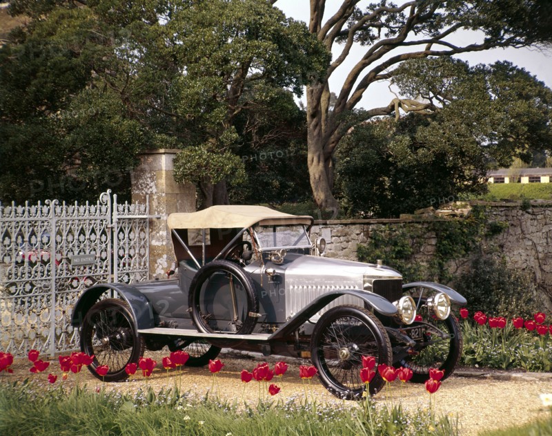 A 1913 Vauxhall. Artist: Unknown