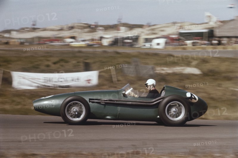 Roy Salvadori driving an Aston Martin DBR4, Dutch Grand Prix, Zandvoort, Holland, 1959. Artist: Unknown