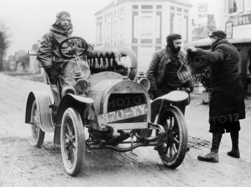 A Grégoire car and its driver, Concours des Voiturettes, 1905. Artist: Unknown