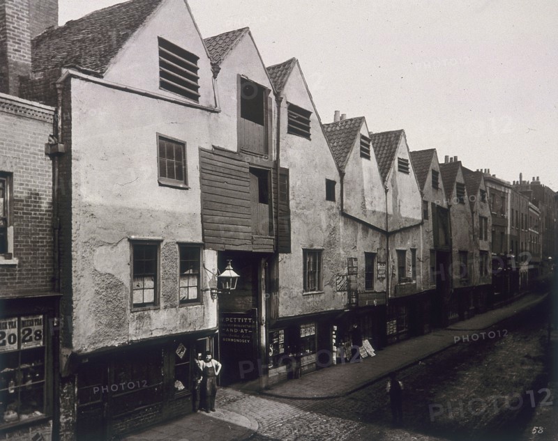 Bermondsey Street, Southwark, London, 1881. Artist: Henry Dixon