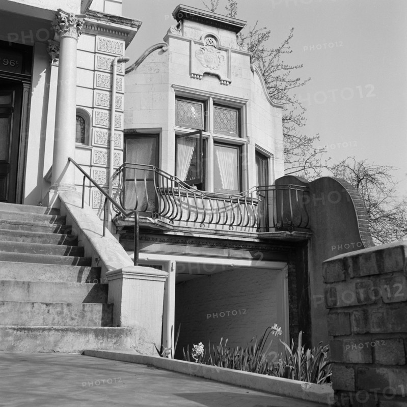House with subterranean garage, Hampstead, London, 1962