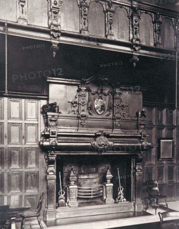 Gallery over the chimney piece in the Great Hall of Charterhouse, Finsbury, London, 1880. Artist: Henry Dixon