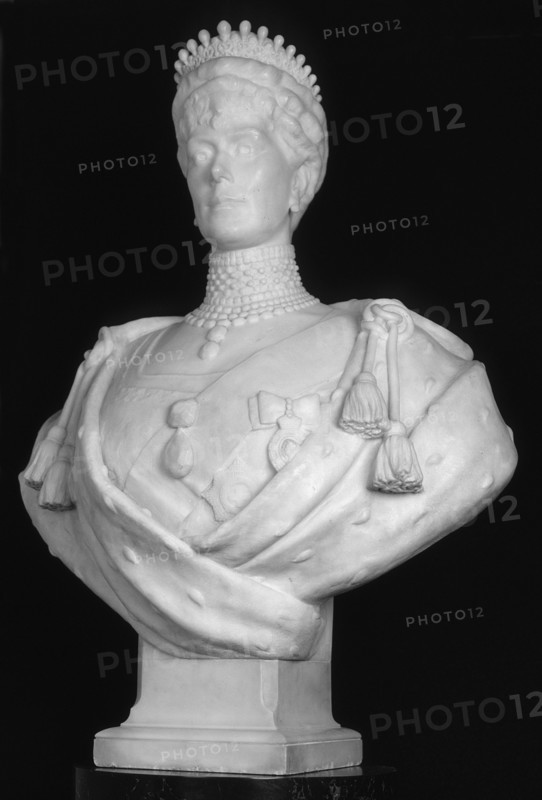 Bust of Queen Mary, consort of King George V, 1914. Artist: George Frampton