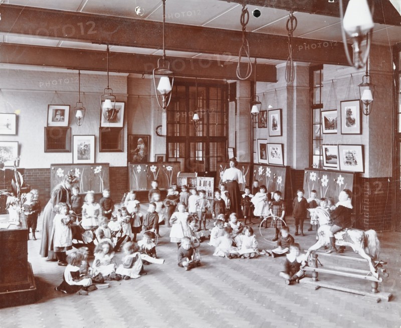 Playtime, John Ruskin School, Southwark, London, 1908. Artist: Unknown.