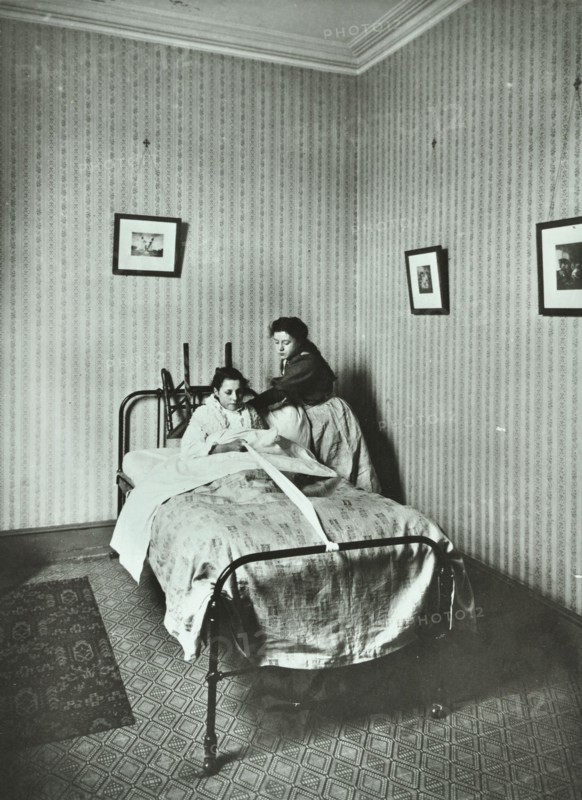 Housewifery, Barnsbury Park School, Islington, London, 1908. Artist: Unknown.