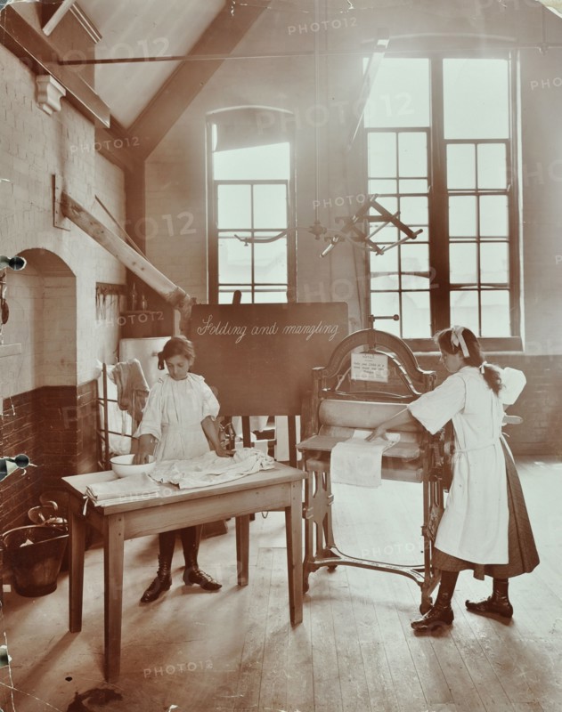 Laundry work, Tennyson Street School, Battersea, London, 1907. Artist: Unknown.
