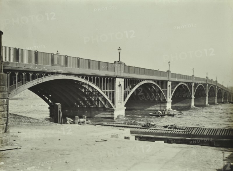 Old Vauxhall Bridge, London, 1903. Artist: Unknown.