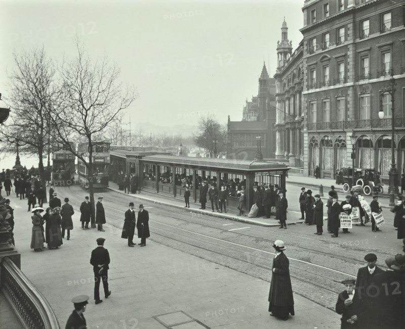 Queue of people at Blackfriars Tramway shelter, London, 1912. Artist: Unknown.