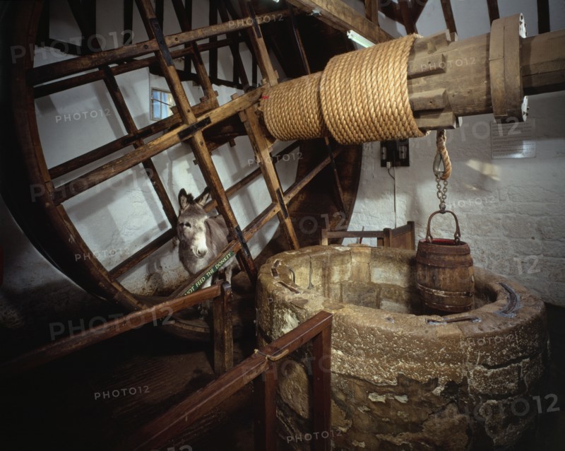 Well house treadwheel, donkey and winding mechanism, Carisbrooke Castle, Isle of Wight
