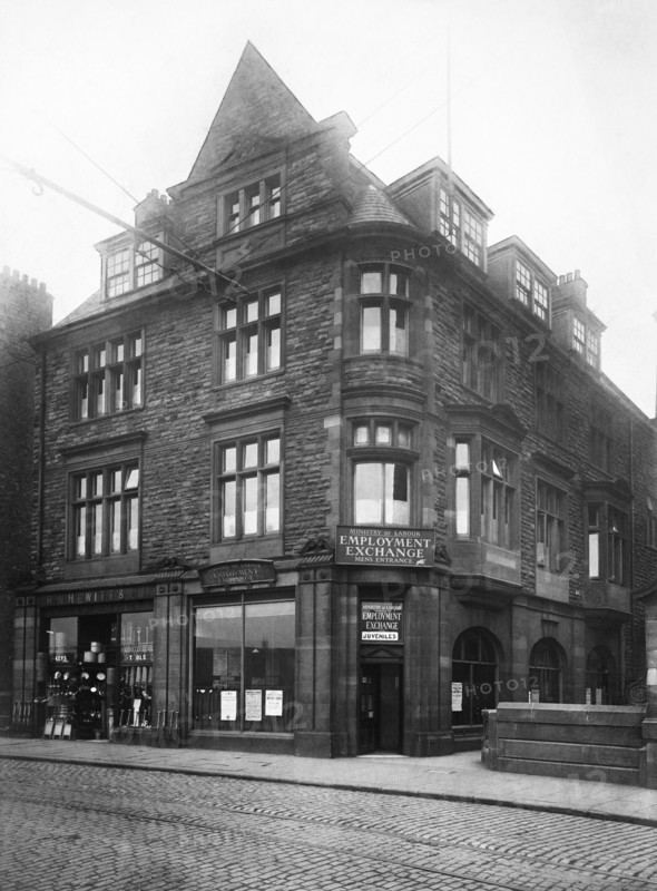 Employment Exchange and RD Hewitt & Co ironmongers, Victoria Viaduct, Carlisle, Cumbria, 1907