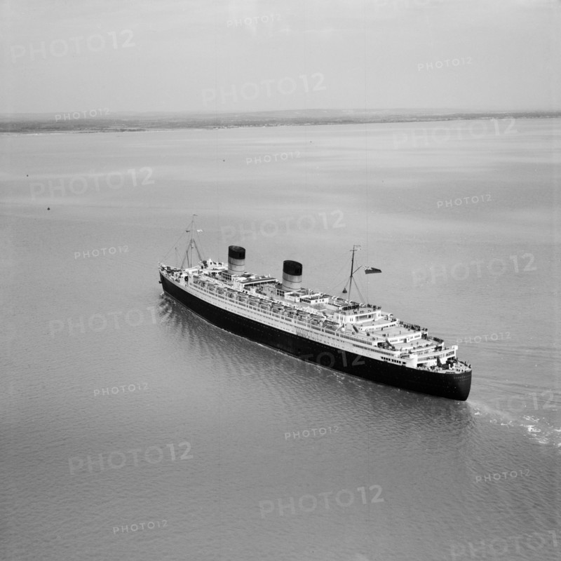 RMS 'Queen Elizabeth' in the Solent approaching Southampton Water, Hampshire, 1949