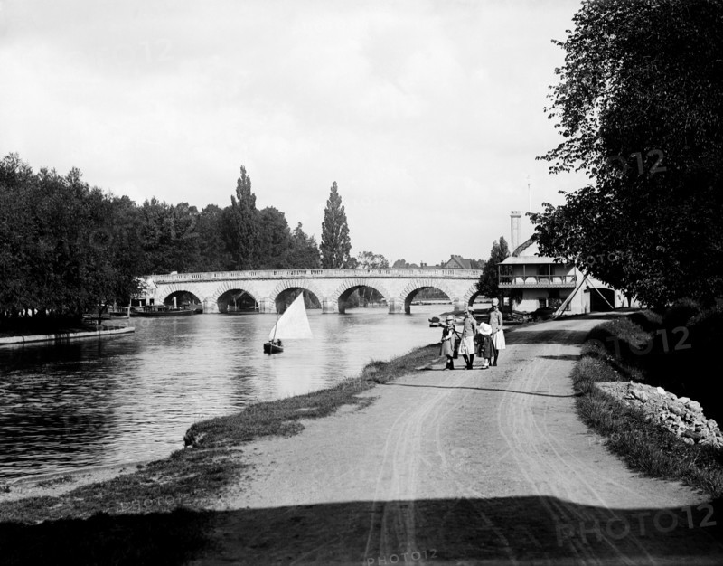Maidenhead Bridge, Berkshire, 1885
