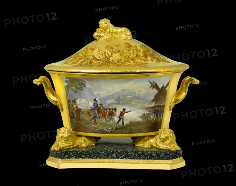Soup tureen depicting the Battle of Rolica, Portugal, 1808 (1817-1819)
