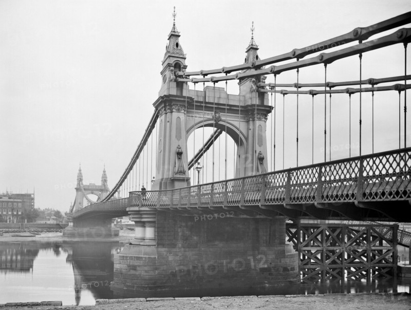 Hammersmith Bridge, Barnes, London, 1895