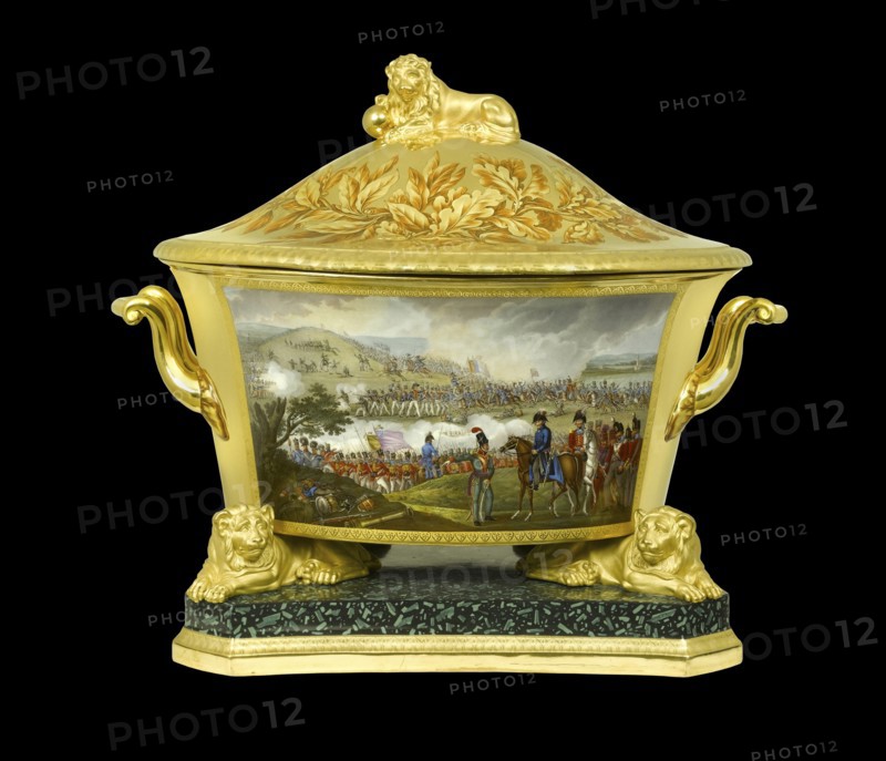 Soup tureen depicting the Battle of Orthez, France, 1814 (1817-1819)