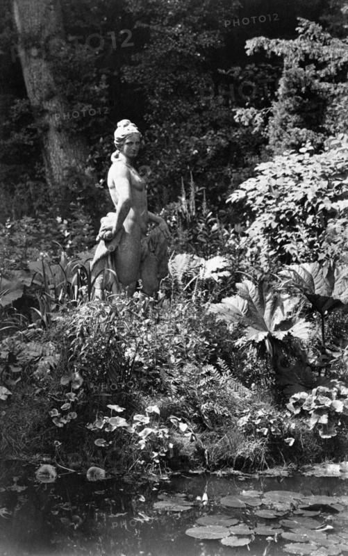 Statue by the pond, Park Place, Remenham, Berkshire, c1900