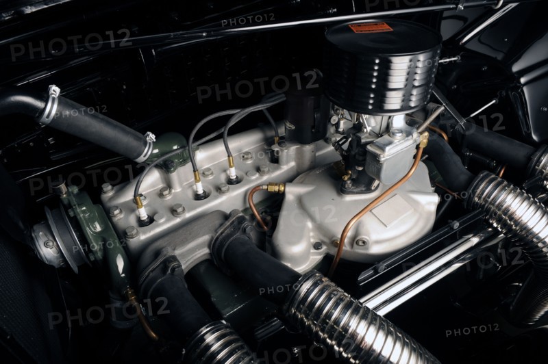 Auburn 852 SC Speedster 1936. Artist: Simon Clay.