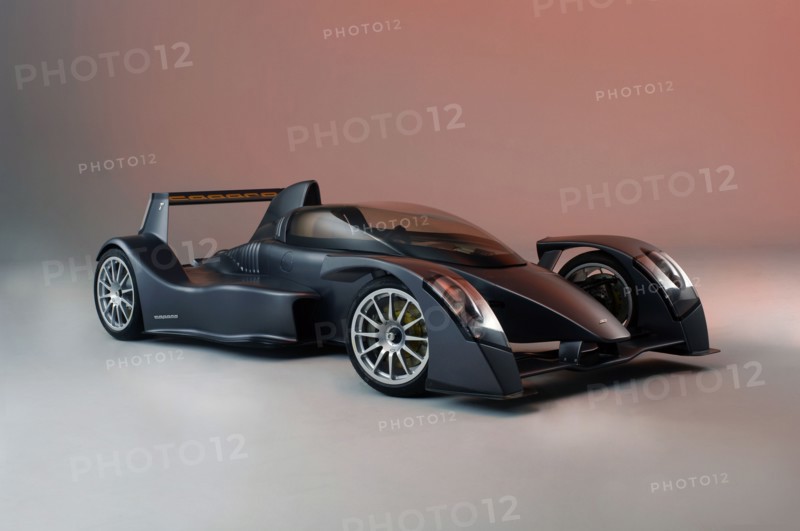 Caparo T1 2006. Artist: Simon Clay.