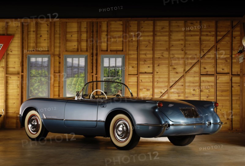 Chevrolet Corvette 1954 . Artist: Simon Clay.