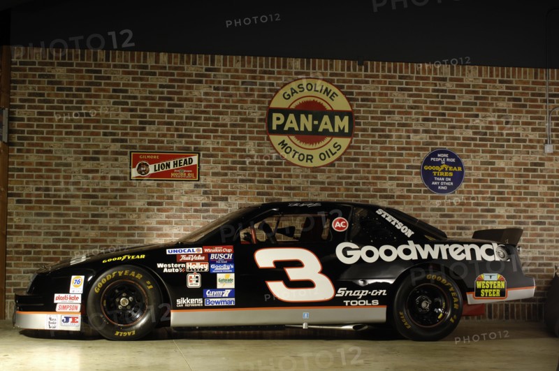Chevrolet Lumina NASCAR winston cup 1994. Artist: Simon Clay.