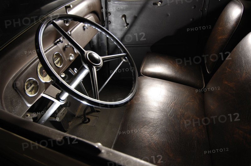 Chevrolet Suburban 1937 . Artist: Simon Clay.