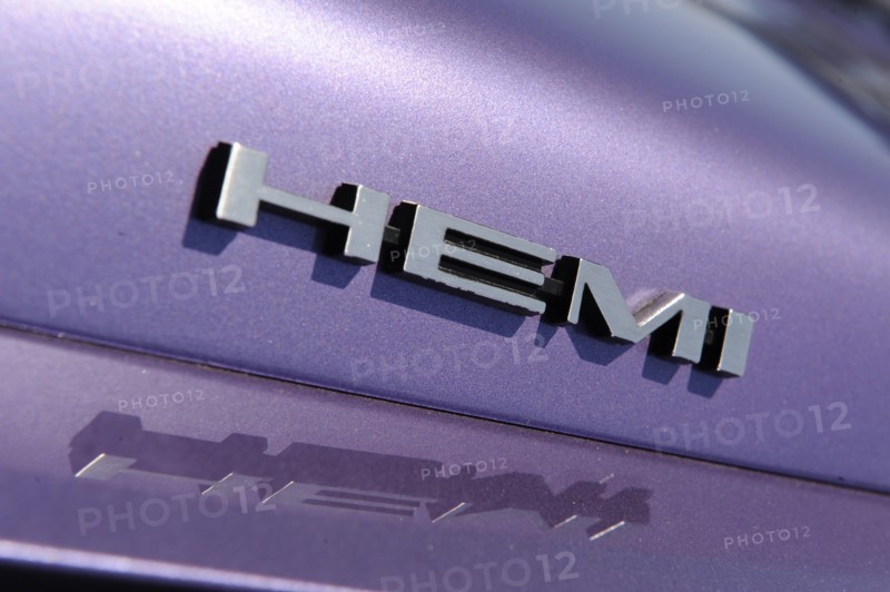 Dodge Coronet Hemi RT 1970. Artist: Simon Clay.