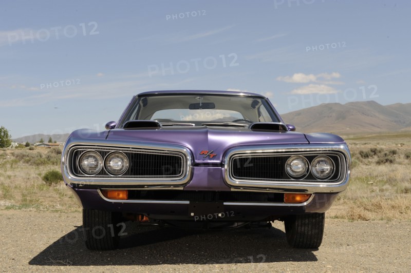 Dodge Coronet Hemi RT 1970. Artist: Simon Clay.