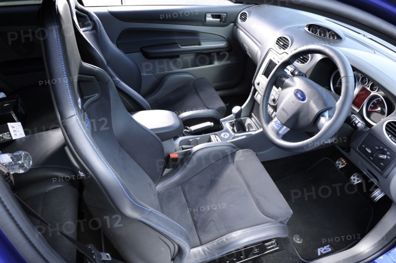 Ford Focus RS 2009. Artist: Simon Clay.
