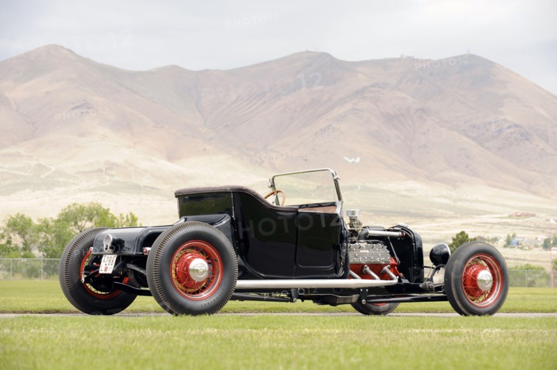 Ford racer 1925. Artist: Simon Clay.