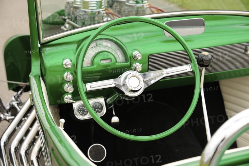 Ford Roadster Custom 1929. Artist: Simon Clay.