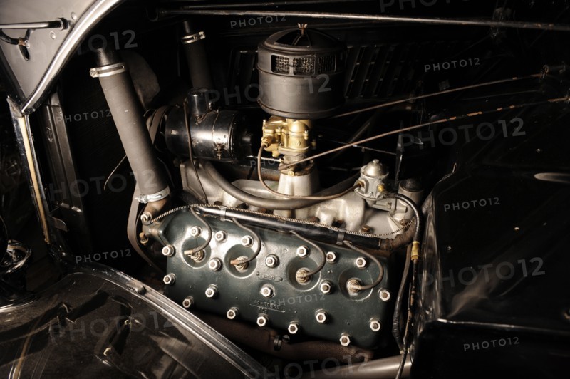 Ford woodie deluxe station wagon 1935. Artist: Simon Clay.