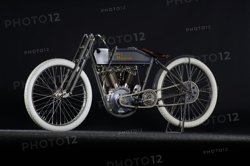 Harley Davidson boardtrack racer 1914. Artist: Simon Clay.