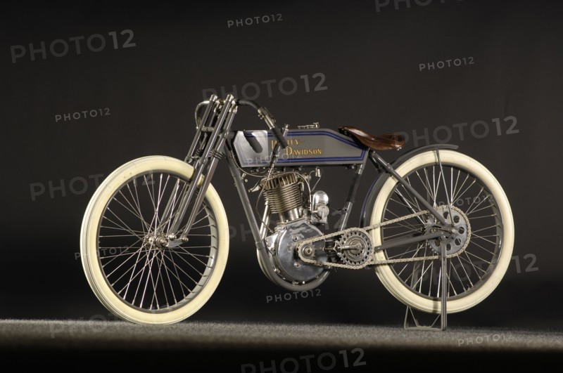 Harley Davidson Racer 1913. Artist: Simon Clay.
