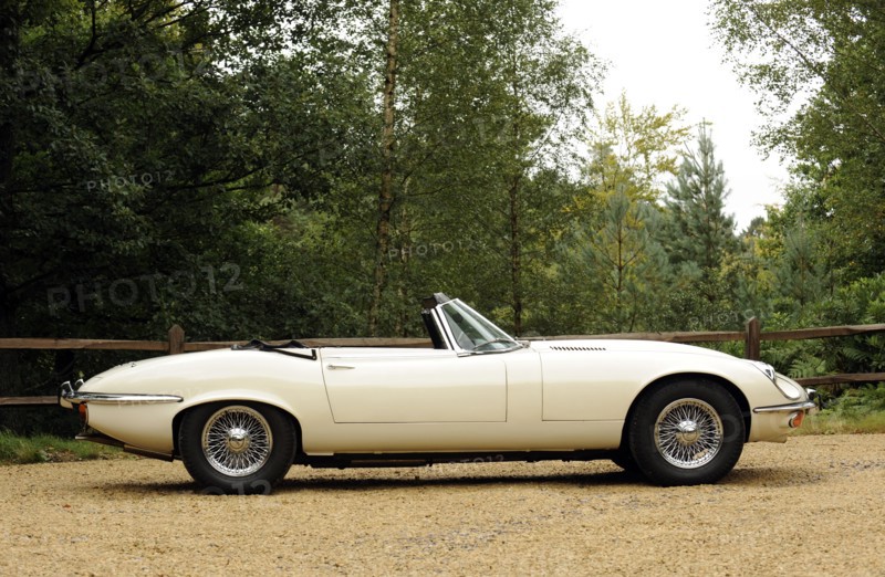 Jaguar E type 1974. Artist: Simon Clay.