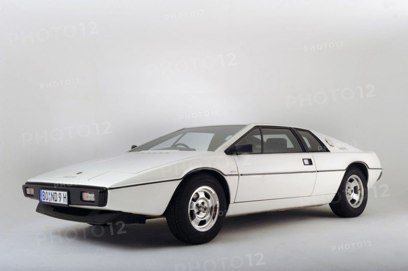 Lotus Esprit 1977 from the James Bond film The Spy Who Loved Me. Artist: Simon Clay.