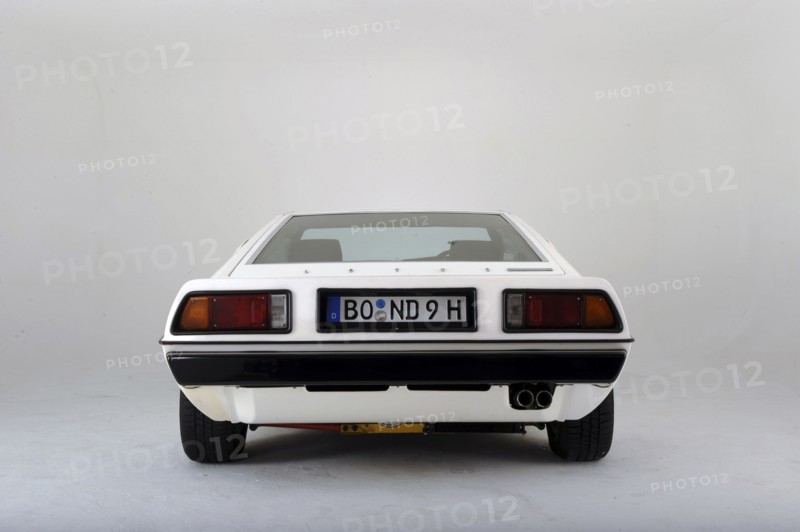 Lotus Esprit 1977 from the James Bond film The Spy Who Loved Me. Artist: Simon Clay.