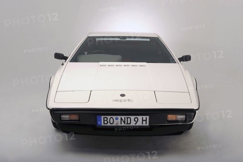 Lotus Esprit 1977 from the James Bond film The Spy Who Loved Me. Artist: Simon Clay.