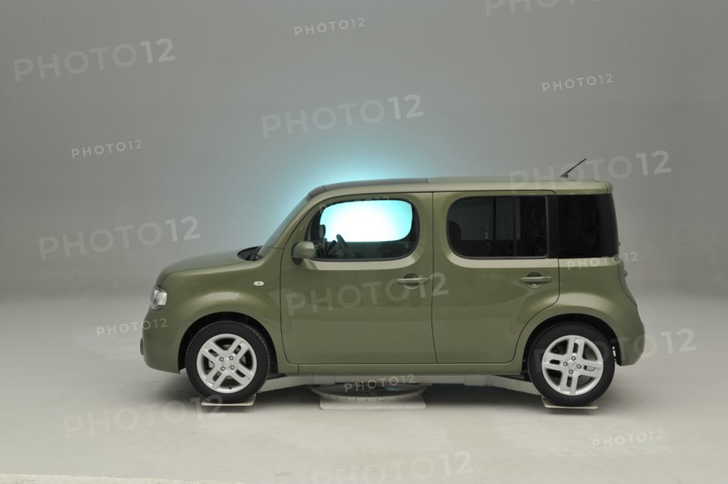 Nissan Cube 2008. Artist: Simon Clay.