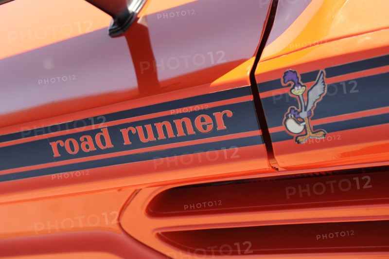 Plymouth Hemi Roadrunner 1970. Artist: Simon Clay.