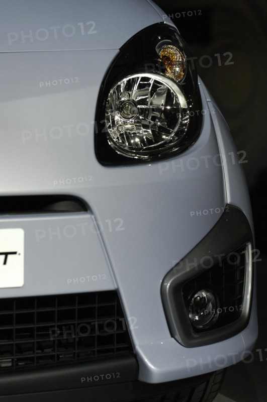 Renault Twingo Sport - launch 2007. Artist: Simon Clay.