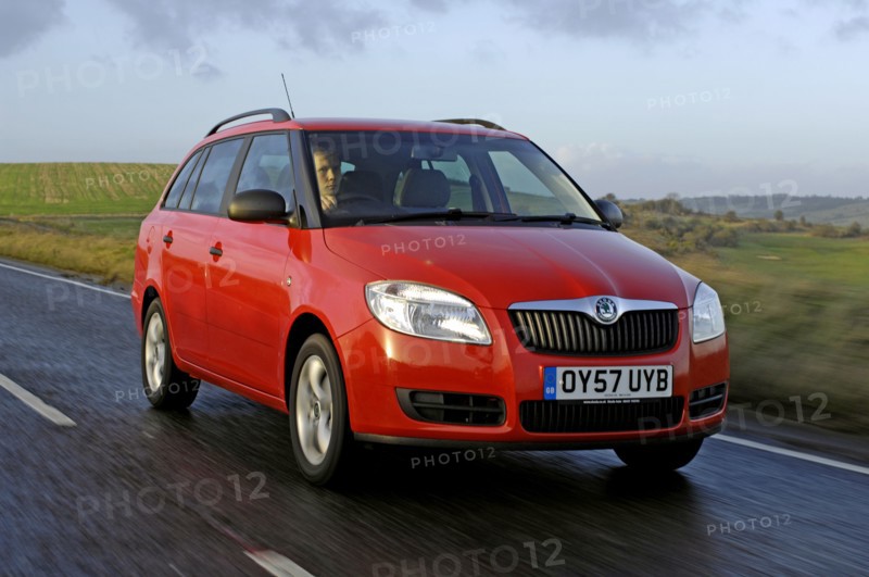 Skoda Fbia Estate  HTP 1-2  2007. Artist: Simon Clay.