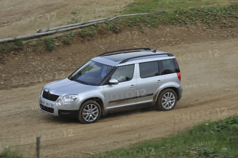 Skoda Yeti 2009. Artist: Simon Clay.