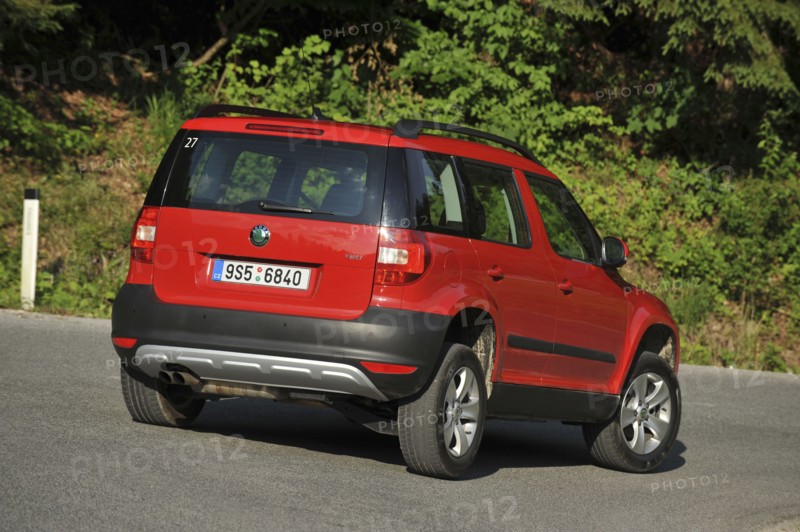 Skoda Yeti 2009. Artist: Simon Clay.
