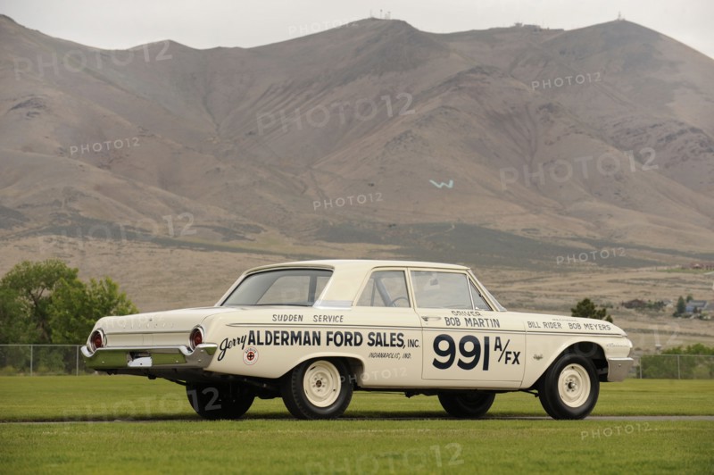 Ford Galaxie 500 race car 1962. Artist: Simon Clay.
